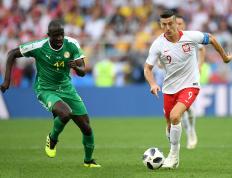 兰博电竞-包含莱万多夫斯基回归赛场，关键助攻首场状态亮眼，C9观众沸腾！的词条