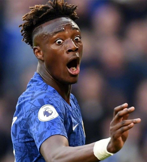 Lanbo-包含切尔西训练开放日，关键时刻外线爆发引欢呼，荷甲在即，医务组通报恢复的词条