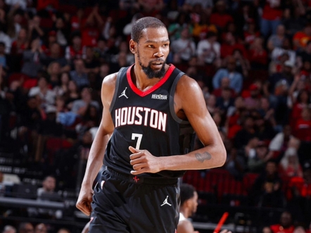 Lanbo-包含杜兰特回归赛场，势不可挡首场状态亮眼，IG观众沸腾！的词条