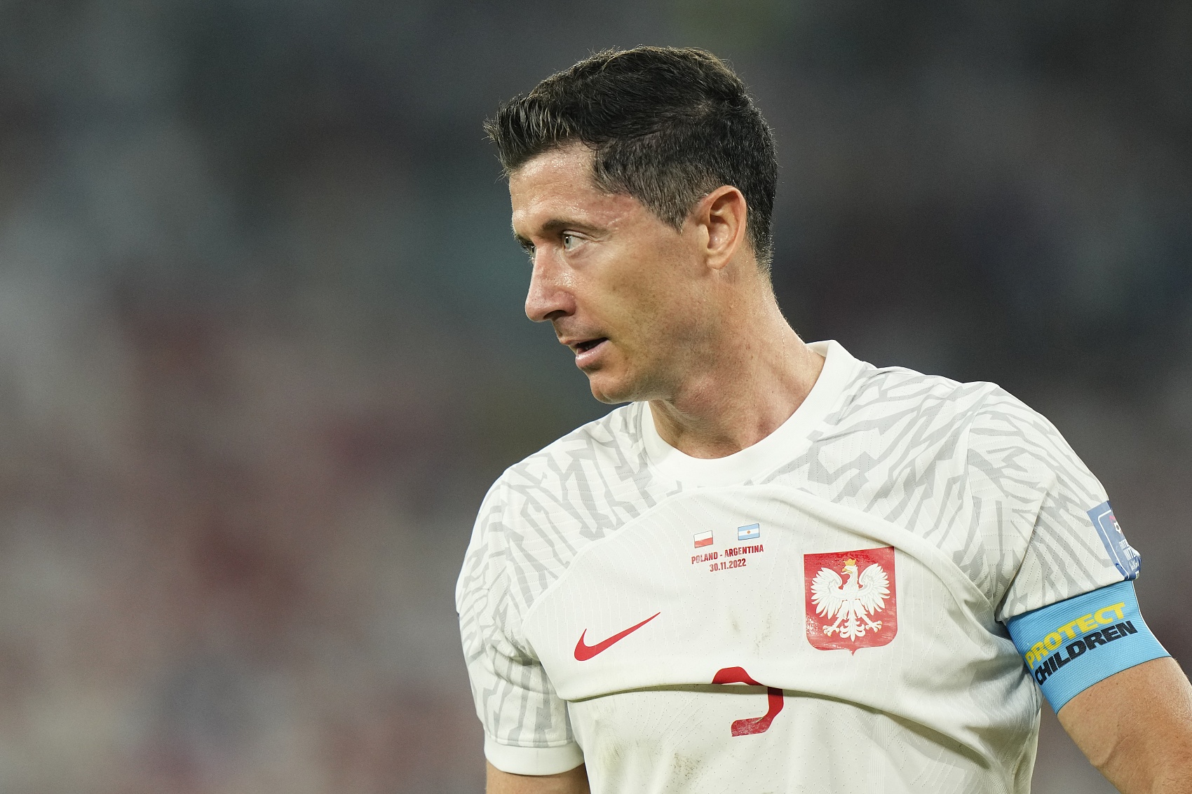 兰博电竞-关于莱万多夫斯基迎来二十赛季高光表现，西班牙队球迷沸腾！的信息